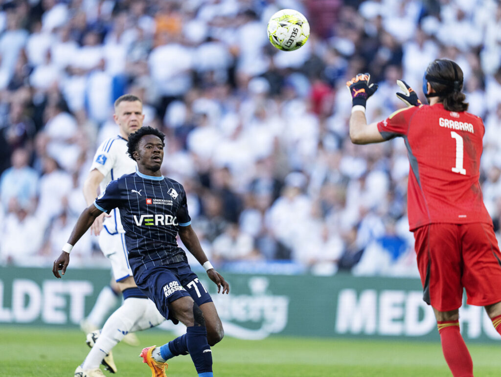 Mohammed Fuseini i kamp for Randers mod FCK.