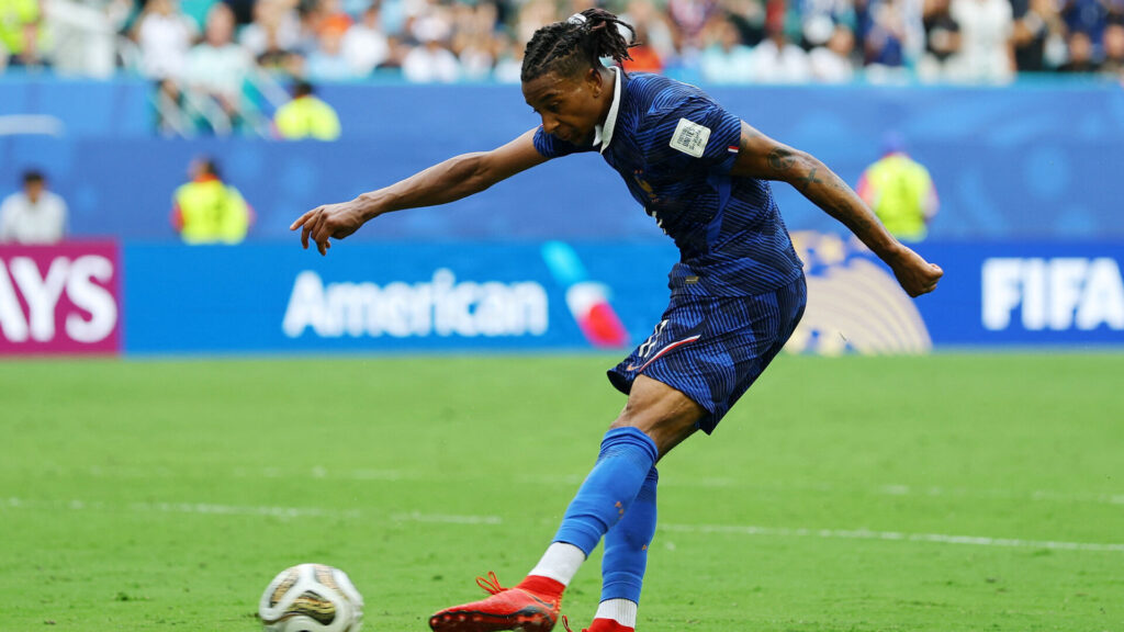 Michael Olise sparker til bolden.