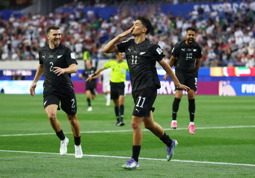 Elijah Just fejrer et mål for New Zealand.