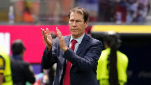 Belgiens landstræner Rudi Garcia klapper