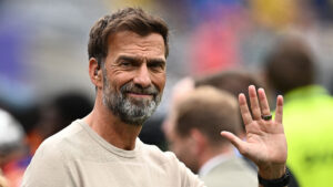 Jürgen Klopp vinker