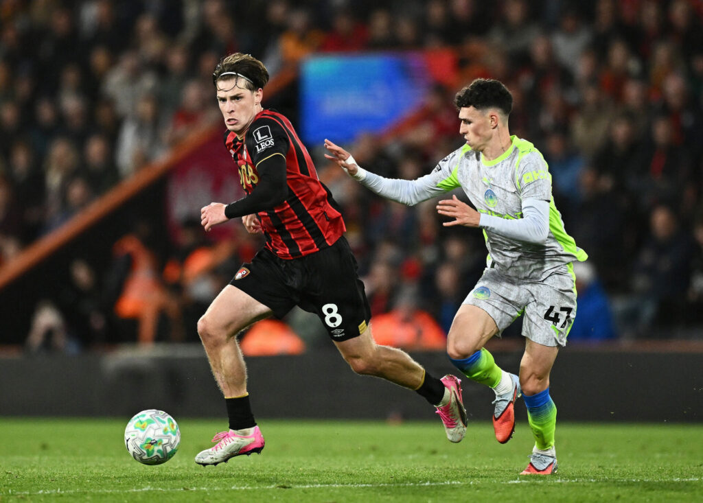 Alex Scott i kamp for Bournemouth.