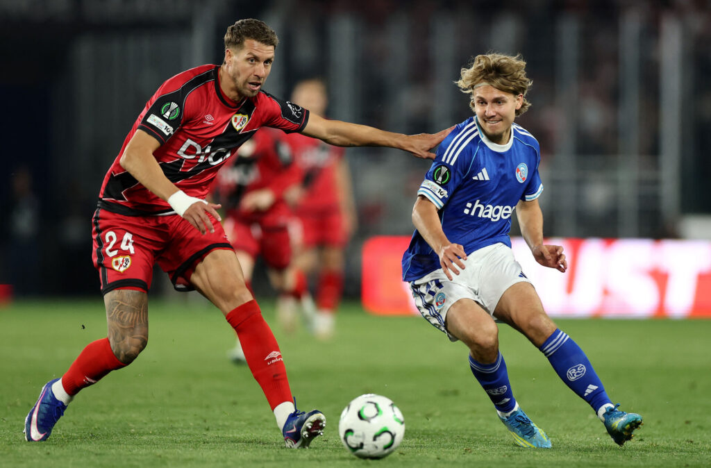Sebastian Nanasi i kamp for Strasbourg.