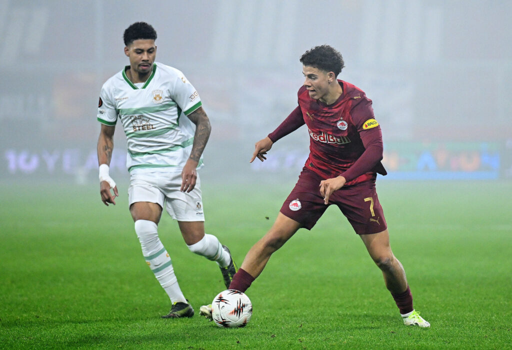 Clement Bischoff i kamp for Red Bull Salzburg.