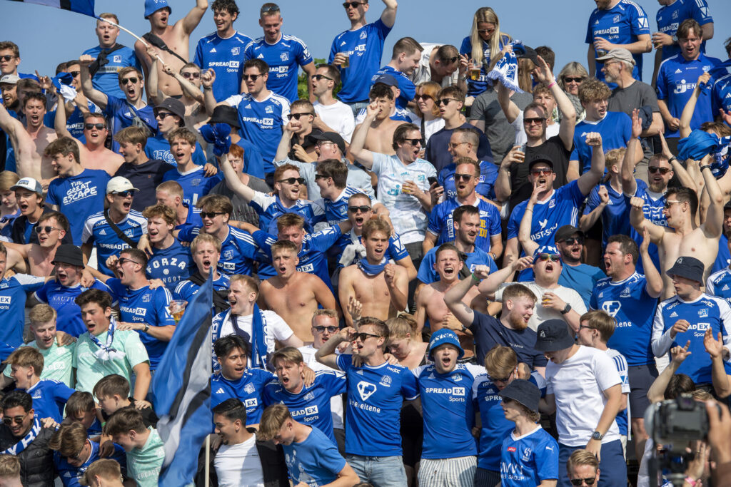 Lyngbys fans fejrer oprykningen til Superligaen den 25. maj 2024