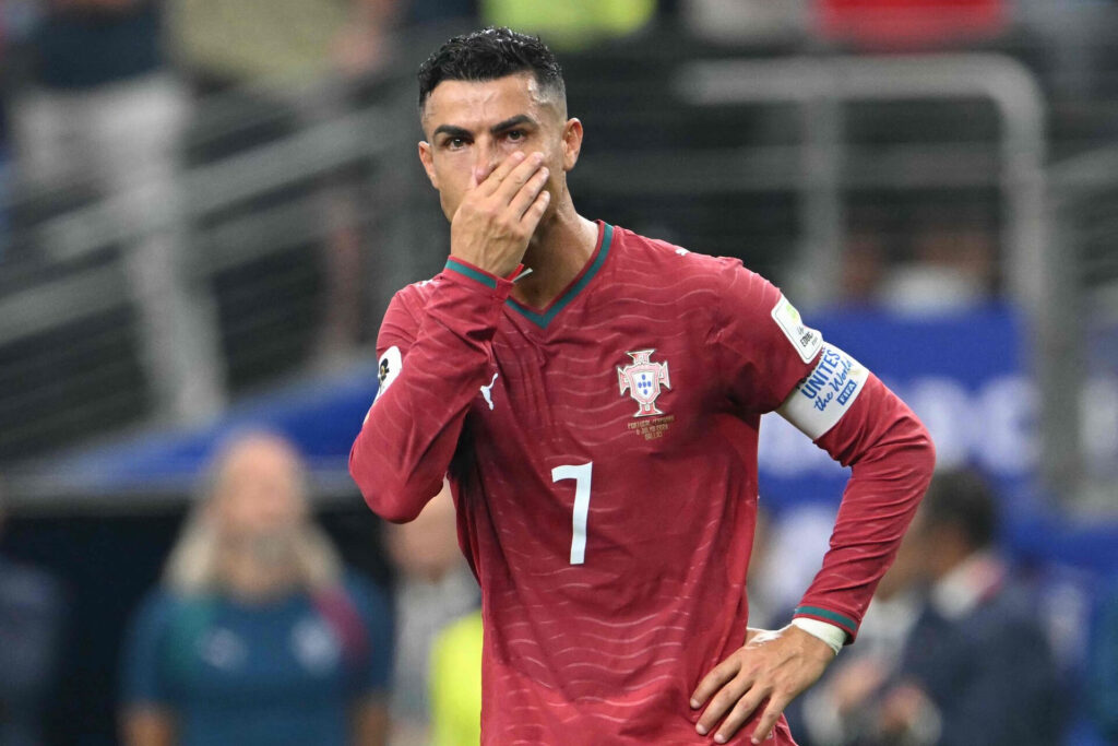 Ronaldo bryder ud i tårer efter nederlaget til Spanien ved VM den 6. juli 2026.