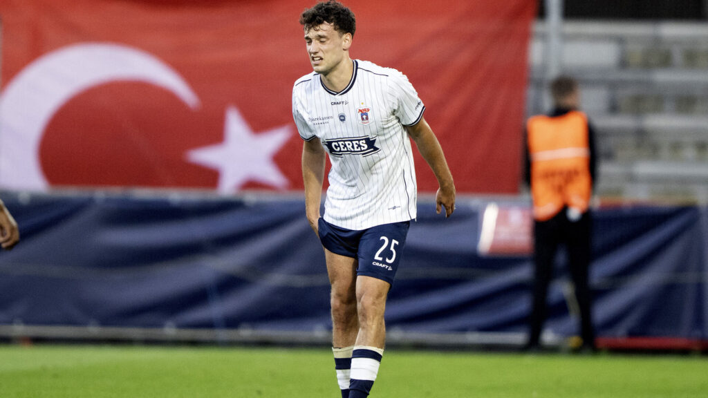 AGF's Colin Rosler har krampe