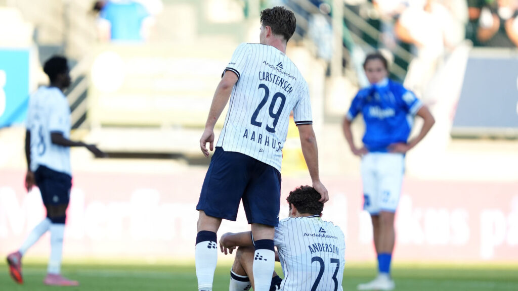 AGFs Rasmus Carstensen og Mikael Anderson mod Lyngby