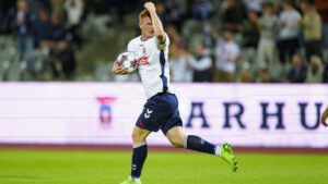 Sebastian Grønning i aktion for AGF