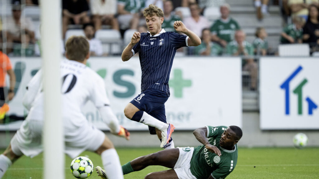 AGF's Sebastian Jørgensne i kamp mod Viborg FF i Superligaen