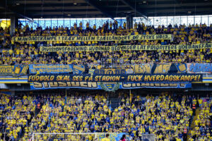 Brøndby IF-fansene med bannere