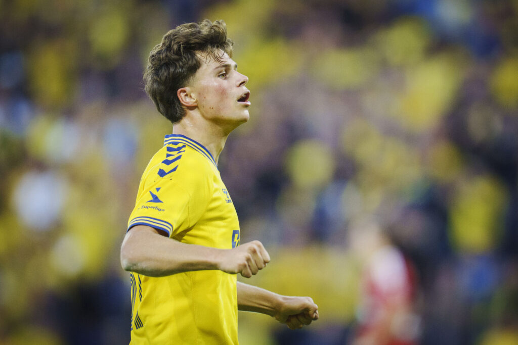 Oskar Fenger i en Brøndby-trøje.