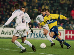 Ole Bjur i kamp for Brøndby.