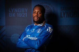Munashe Garananga i en Lyngby-trøje.