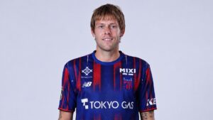 Nicolai Vallys i FC Tokyo-trøje.