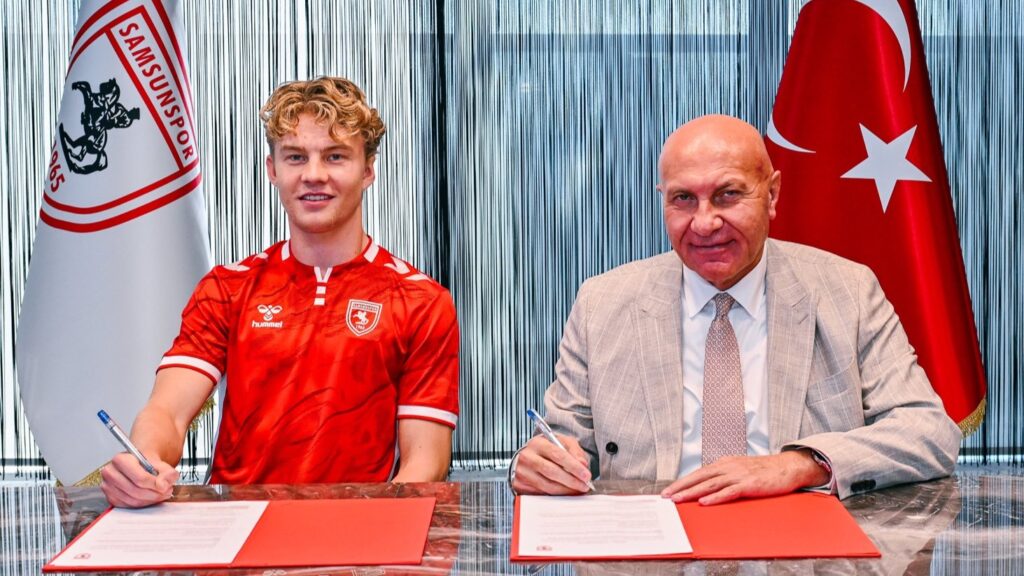 Oskar Øhlenschlæger præsenteret i Samsunspor