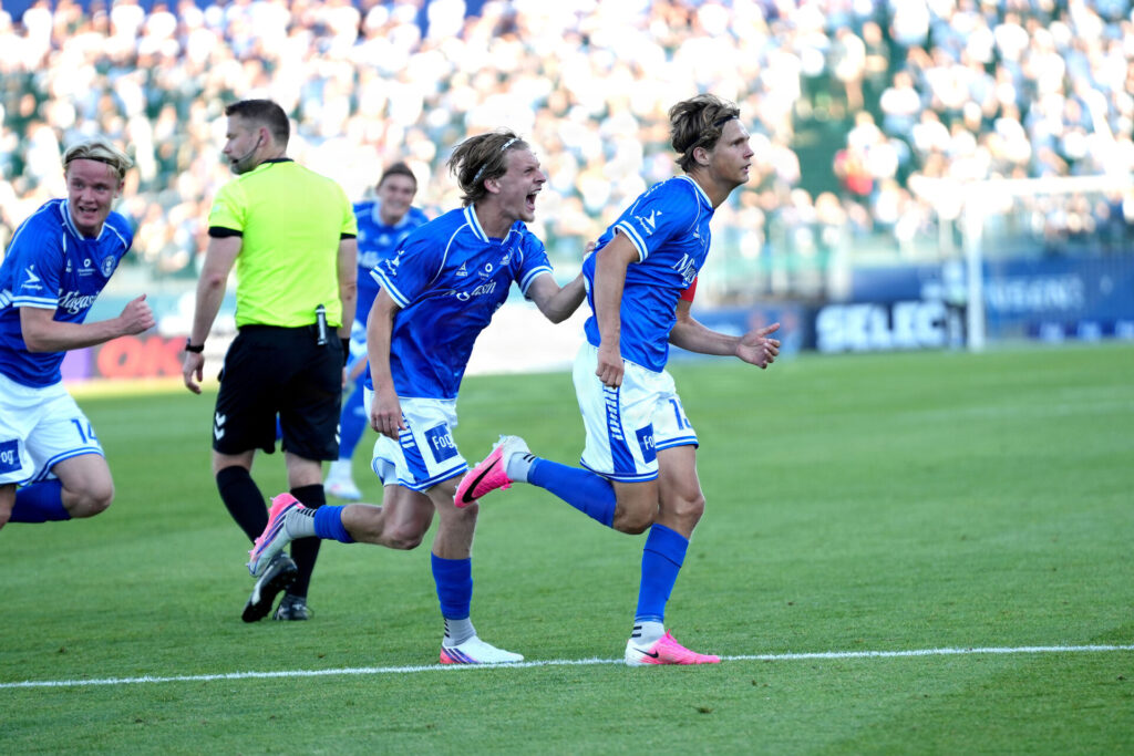 Casper 'Dani' Winther fejrer et mål for Lyngby.