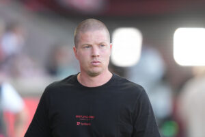 Mike Tullberg under FCM's kamp mod Bohemians.
