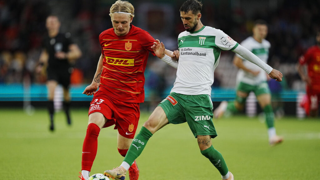 FC Nordsjællands Runar Norheim i kamp mod St Gallen