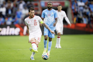 Pierre-Emile Højbjerg i kamp for Danmark.