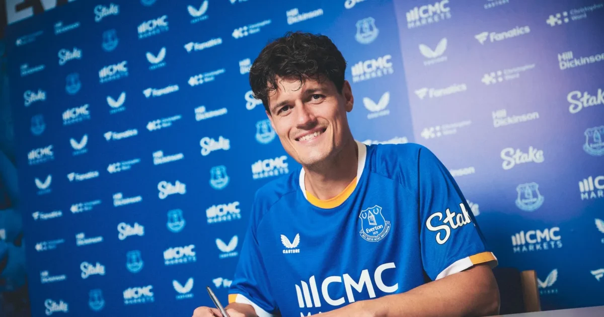 Officielt: Christian Nørgaard fortsætter i Premier League Foto: Everton FC