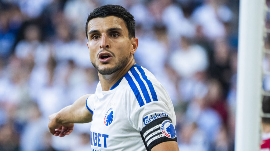 Mohamed Elyounoussi peger.