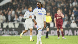 Munashe Garananga i en FCK-trøje.