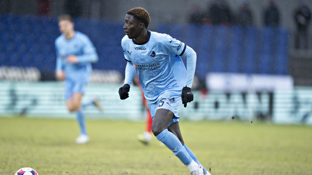 Ousseynou Fall Seck i kamp for Randers FC
