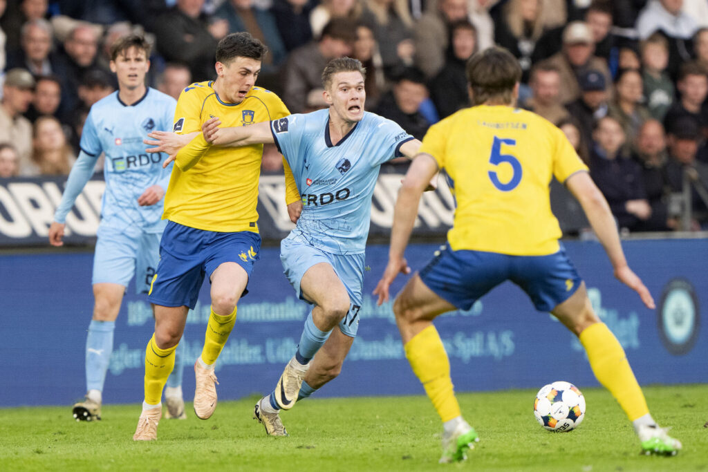 Benjamin Tahirovic og Rasmus Lauritsen i aktion for Brøndby IF.