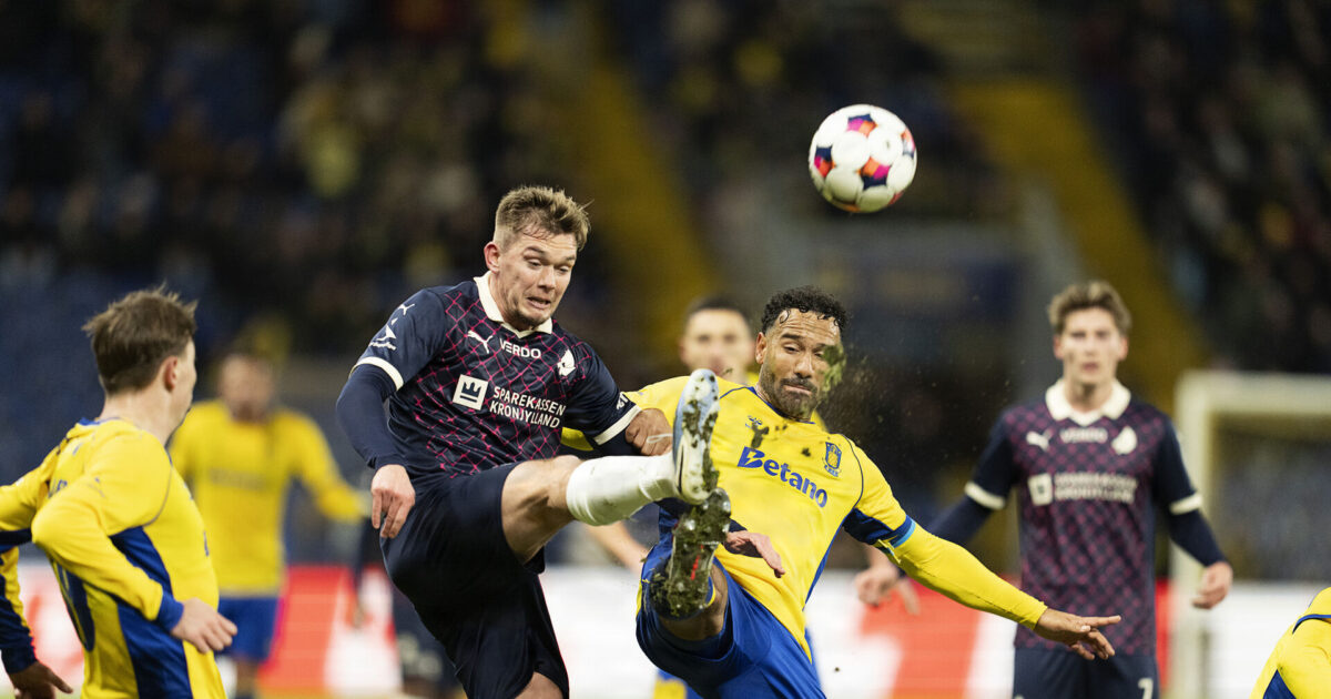 Henter gratis Brøndby-veteran Randers FCs Mathias Greve og Brøndbys Sean Klaiber under superligakampen mellem Brøndby IF og Randers FC på Brøndby Stadion søndag den 8. februar 2026.
