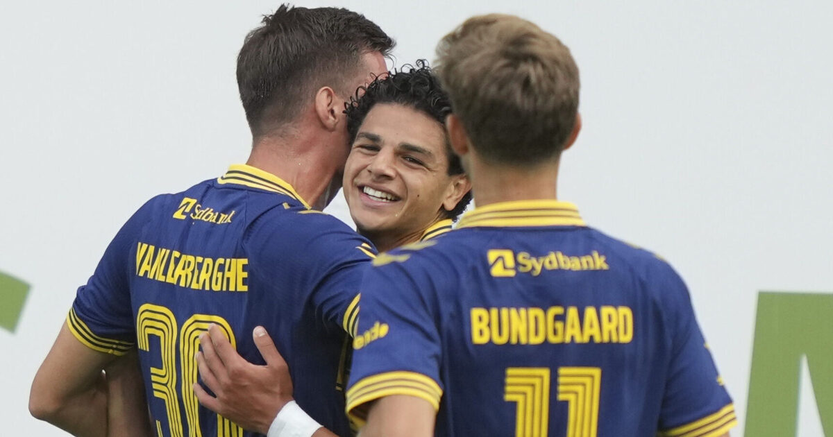Særlig jubel efter første Brøndby-mål: Lært af mor og far Foto: Claus Fisker/Ritzau Scanpix