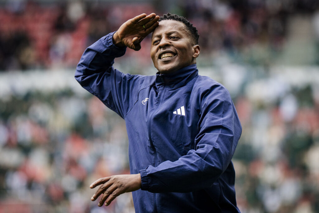 FCK-legenden Sibusiso Zuma, som hyldes inden kampen mod Randers