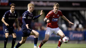 Alexander Simmelhack i kamp for Silkeborg.