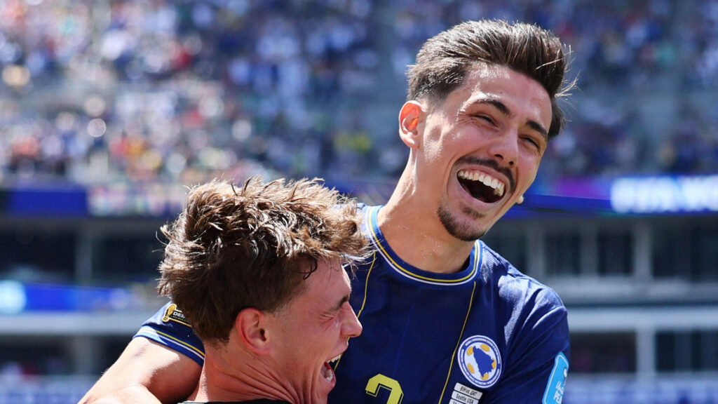 Dennis Hadzikadunic spiller for Bosnien under VM
