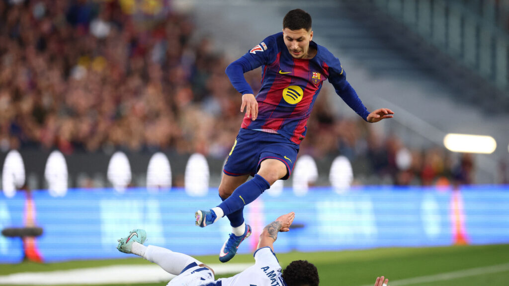 Roony Bardghji i aktion for FC Barcelona