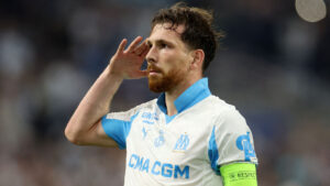 Pierre-Emile Højbjerg med anførerbindet på armen for Marseille.