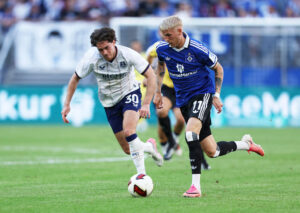 Albert Grønbæk for HSV mod Everton i en venskabskamp den 1. august 2026.