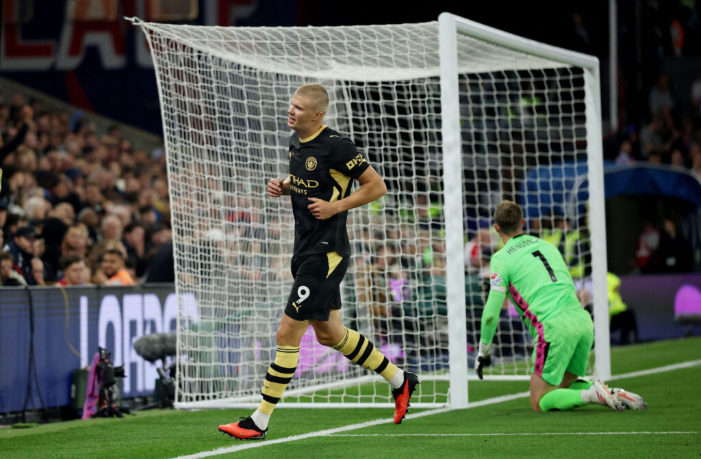 Erling Haaland scorer.