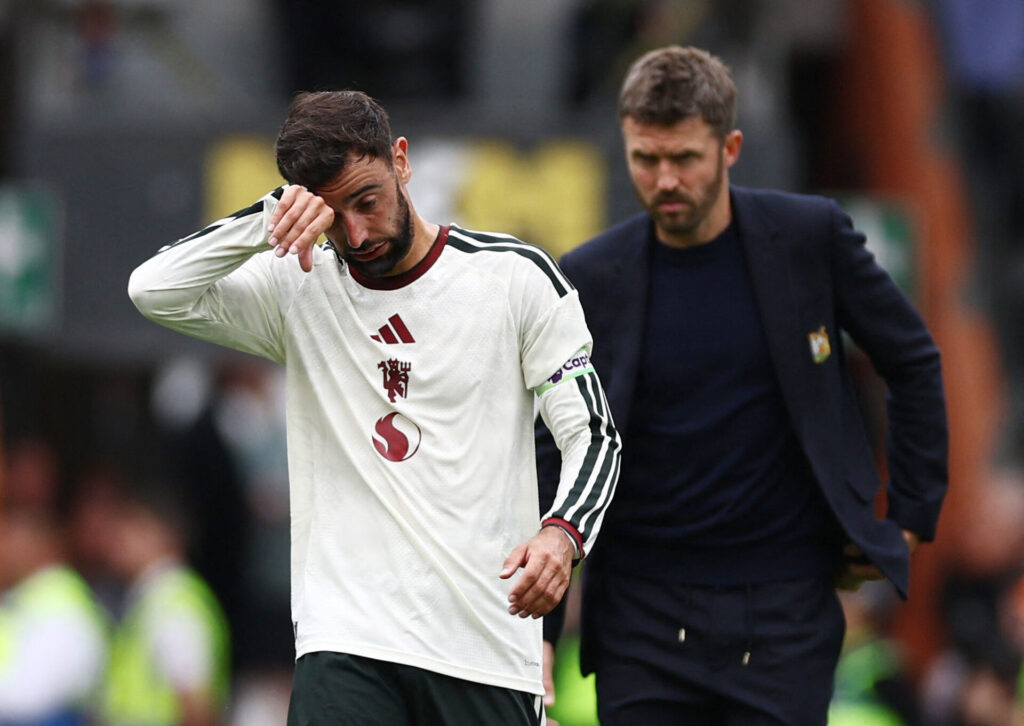 Bruno Fernandes tørrer sved af panden.
