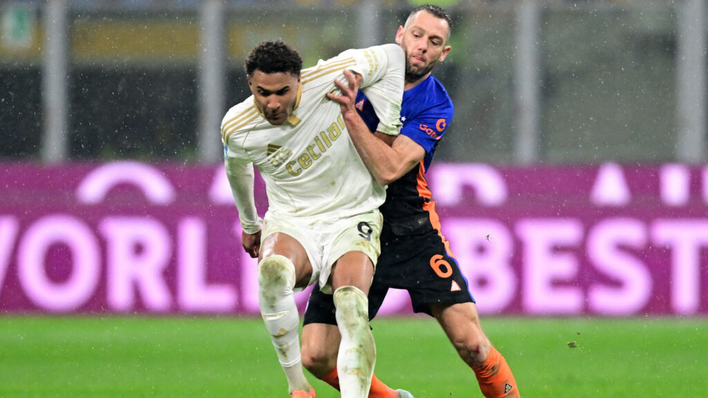 Henrik Meister i aktion for Pisa mod Inter.