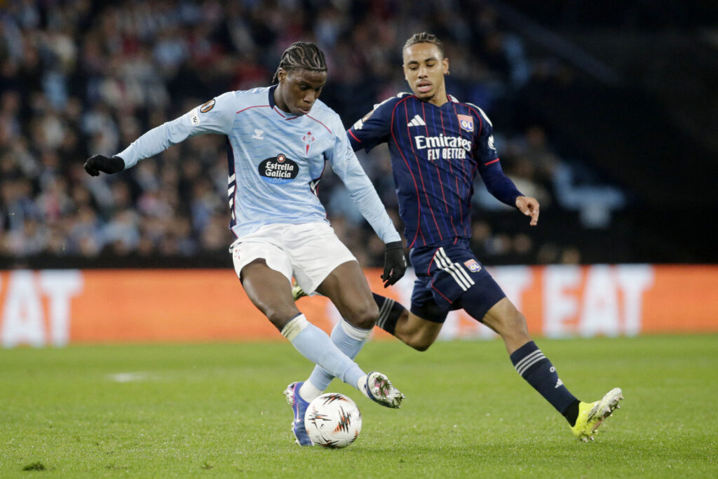 Noah Nartey spiller for Lyon
