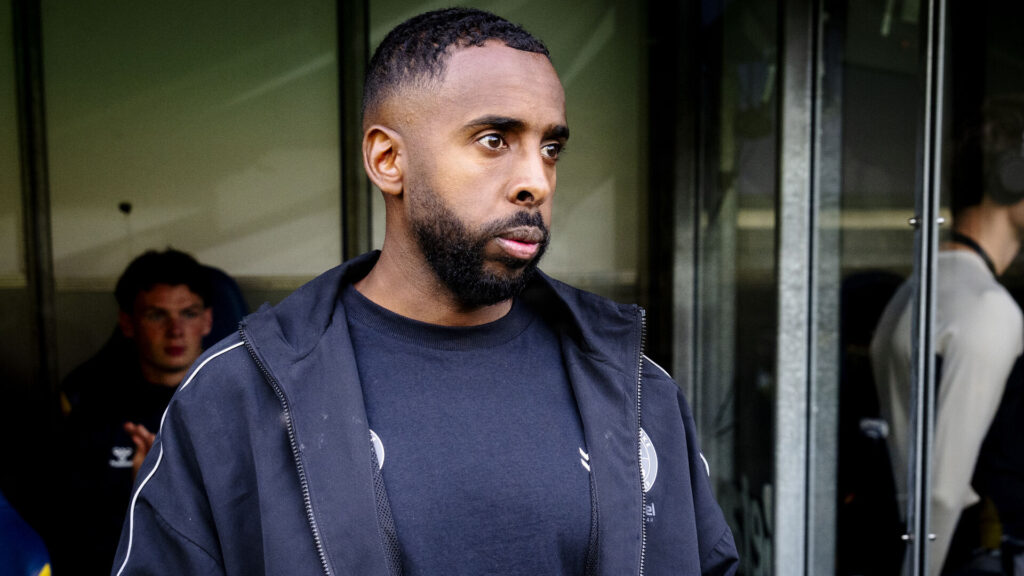 Sønderjyske-cheftræner Fatah Abdirahman på Brøndby Stadion til dagens opgør.