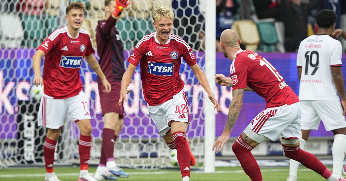 SIF-spiller skubbede FCM’er: Jeg synes det er tyndt Foto: Bo Amstrup/Ritzau Scanpix
