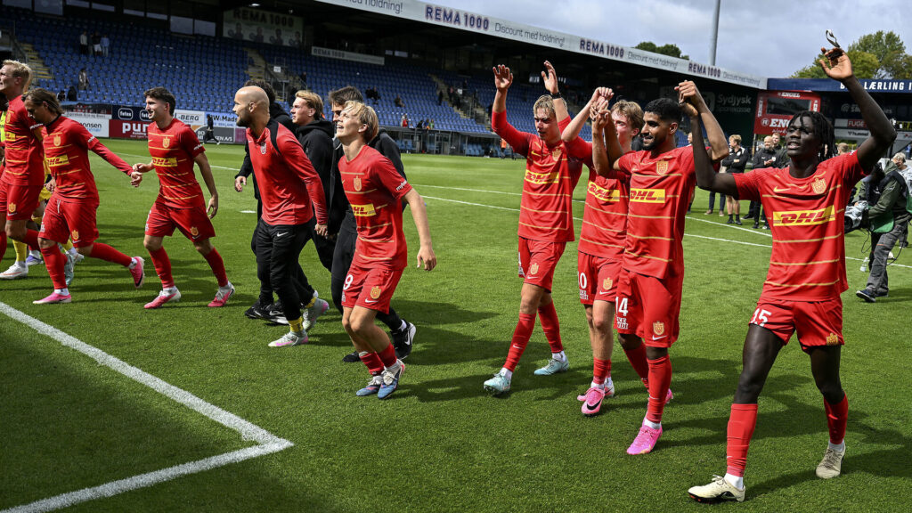 FC Nordsjælland fejrer sejren på udebane mod Sønderjyske