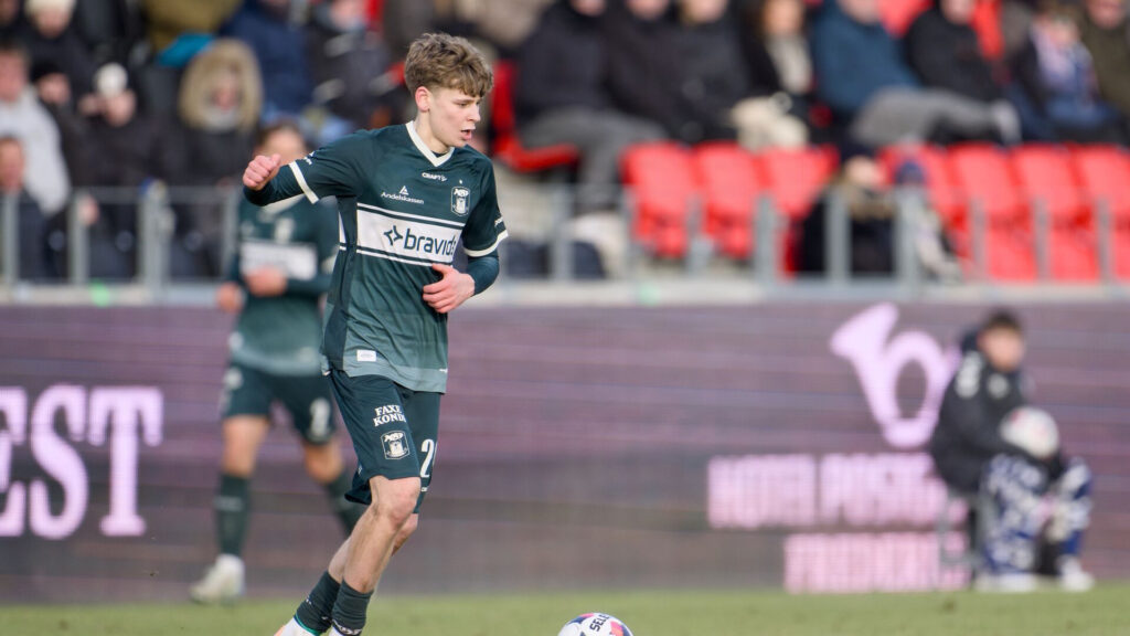 Tomas Kristjanssoin i kamp for AGF.