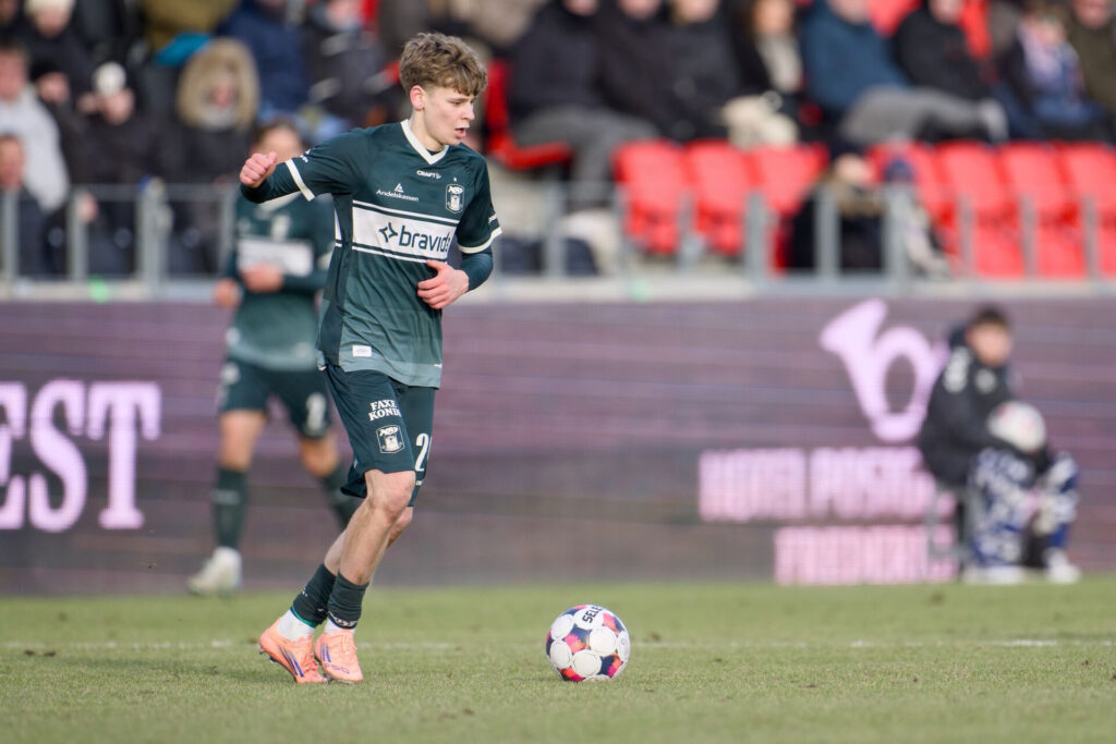 Tomas Oli Kristjansson på banen for AGF.