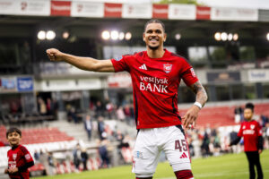 German Onugkha jubler for Vejle Boldklub.