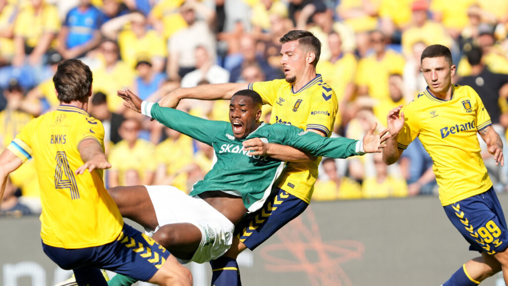 Jordi Vanlerberghe spiller for Brøndby IF mod Viborg FF