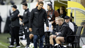 Jakob Poulsen ærgrer sig under AGF's kamp mod AC Horsens