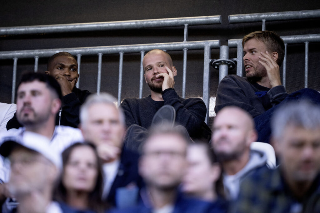 AGF-spillerne på tribunen.